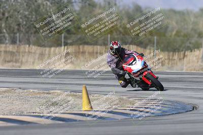 media/Dec-01-2025-Moto Forza (Mon) [[2daa91e15f]]/1-Advanced Group/Session 3 (Turn 3)/